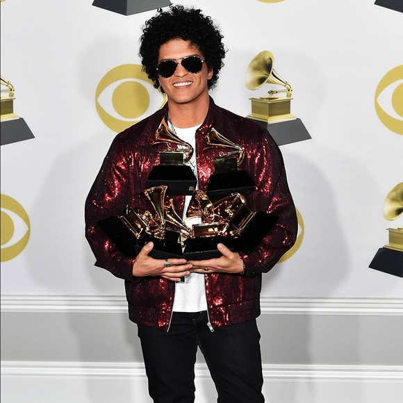 Meet your Posher, Liz - Picture 1 of 1